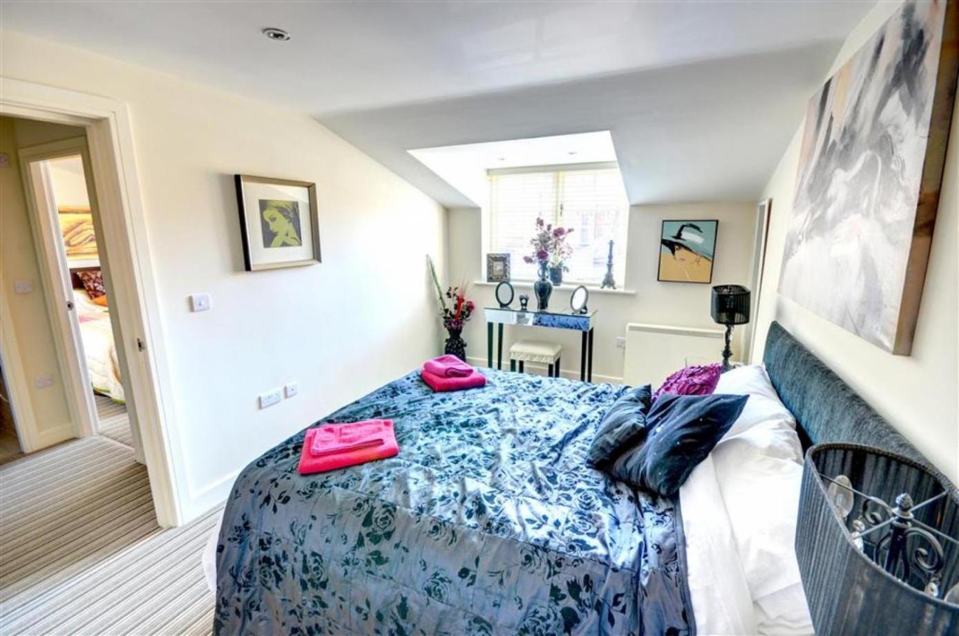 Hotties House - Two-Bed Cottage, Dog-Friendly & Off-Street Parking - Scarborough Buitenkant foto