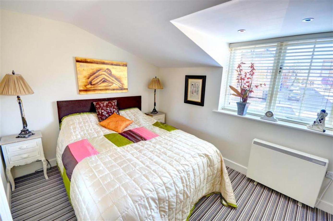 Hotties House - Two-Bed Cottage, Dog-Friendly & Off-Street Parking - Scarborough Buitenkant foto